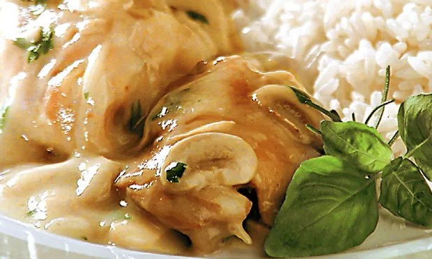 Fricassê de frango com cogumelos