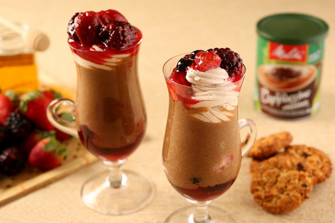 cappuccino_de_chocolate_com_frutas_vermelhas