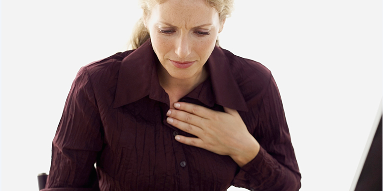 Sentar por muito tempo pode afetar o coração