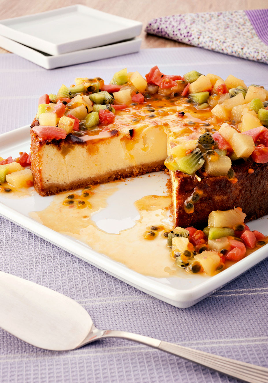 Cheesecake com cobertura de frutas tropicais