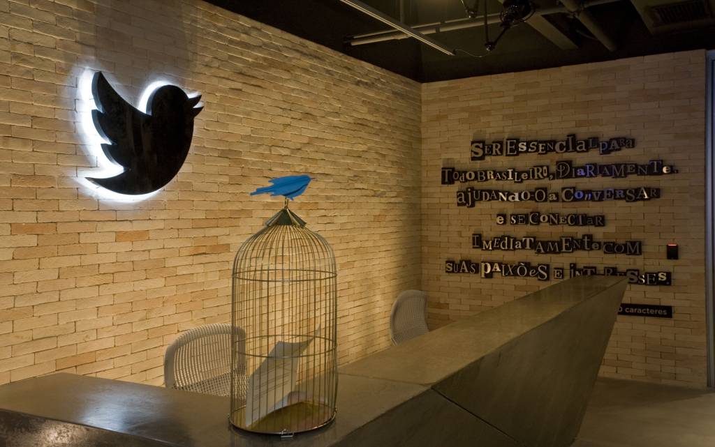 Filial brasileira do Twitter determina licença-paternidade de 20 semanas para seus funcionários