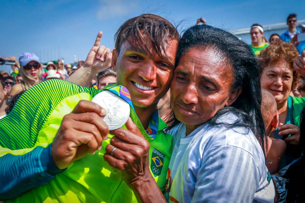 O atleta baiano Isaquias Queiroz é o maior brasileiro das Olimpíadas