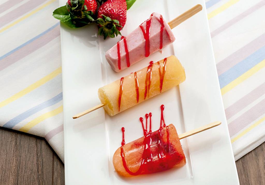 Picolé de frutas: morango e melão e gengibre