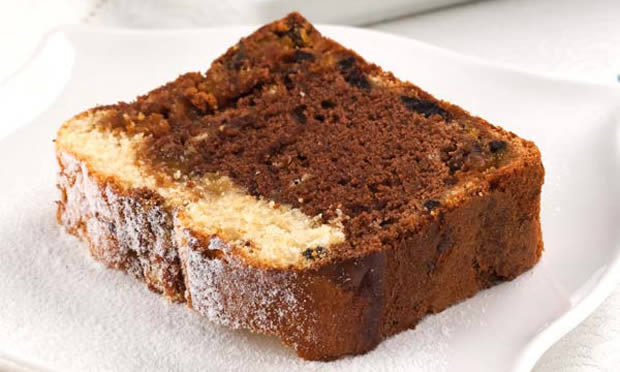 Bolo de doce de leite com frutas secas Bolo de doce de leite com frutas secas