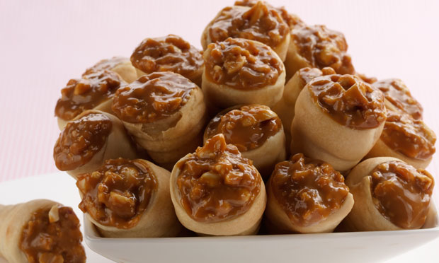 Canudinhos de doce de leite com amendoim Canudinhos de doce de leite com amendoim