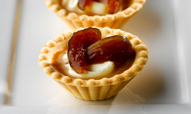 Tortinha de figo, cream cheese e doce de leite Tortinha de figo, cream cheese e doce de leite