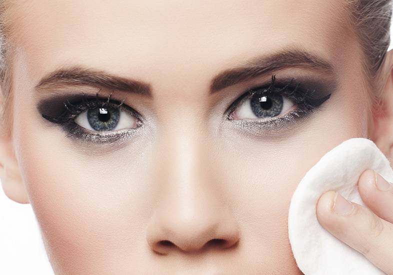 4 dicas para remover o make dos olhos corretamente