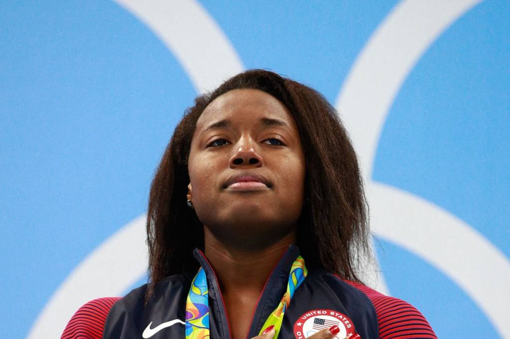 O porquê da vitória de Simone Manuel ir muito além do ouro