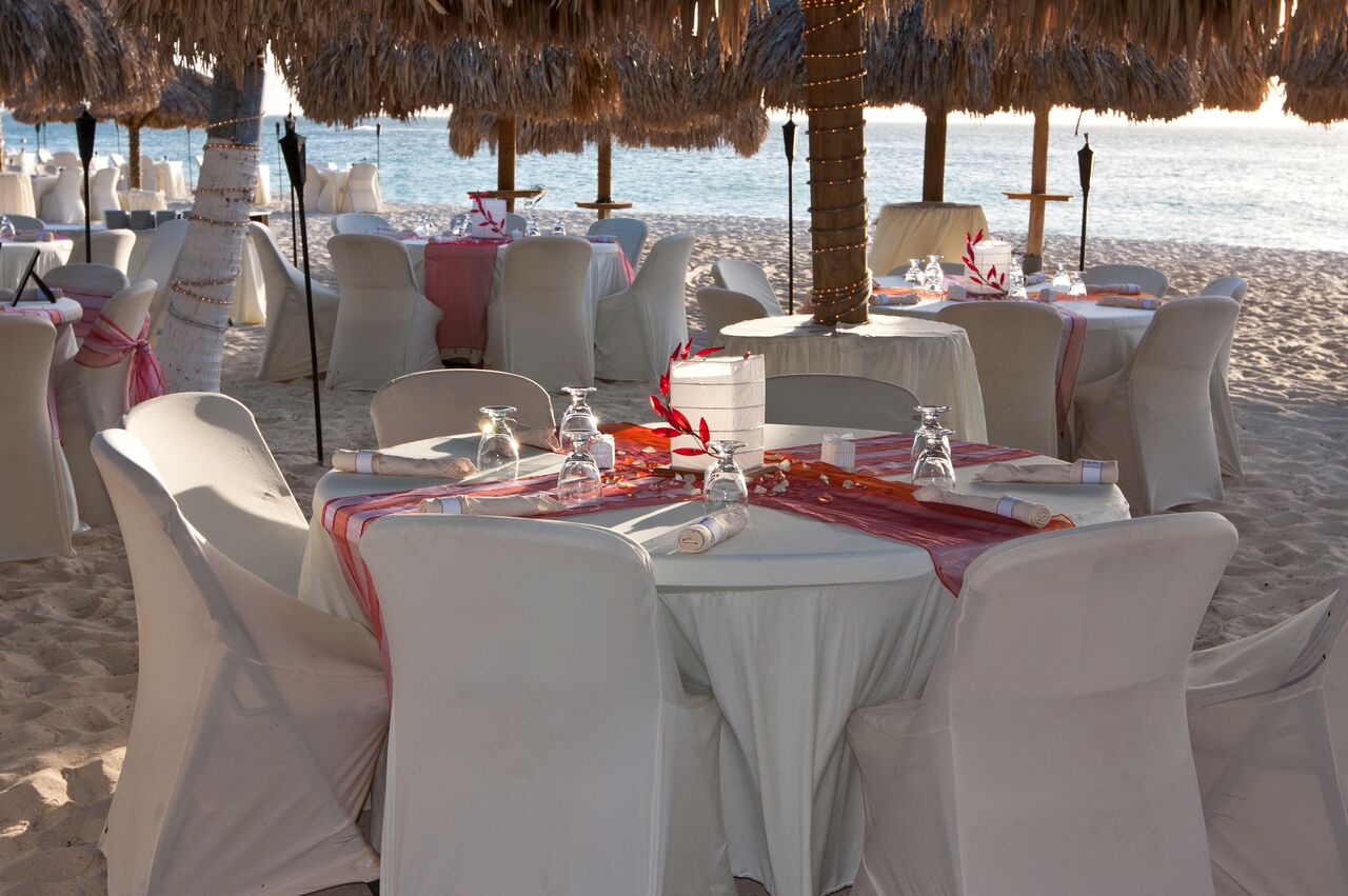 viagem caribe aruba restaurante pe na areia