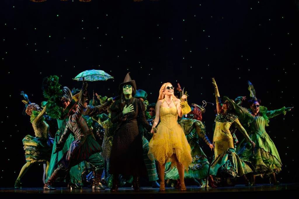 É errado cantar em uma peça de teatro musical?