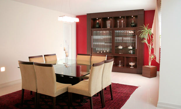 Tom fechado na parede Tom fechado na parede