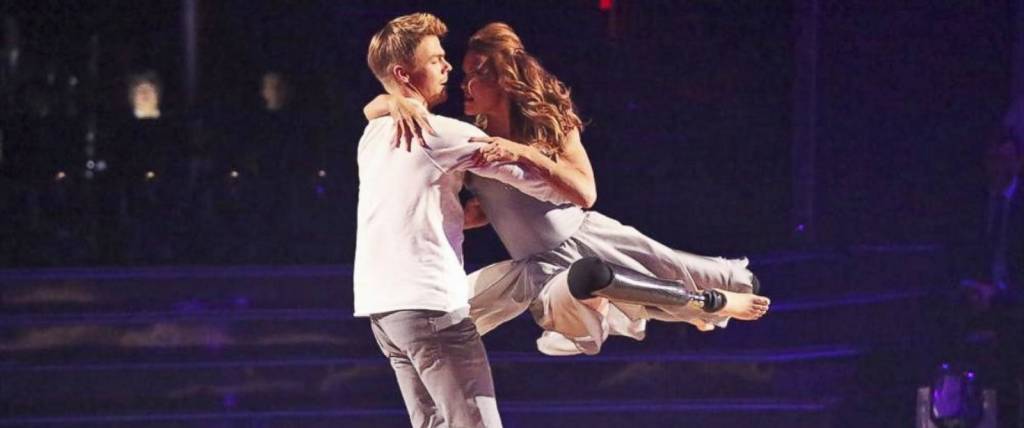 Abertura da paralimpíada terá dançarina com próteses e manobras aéreas em cadeira de rodas