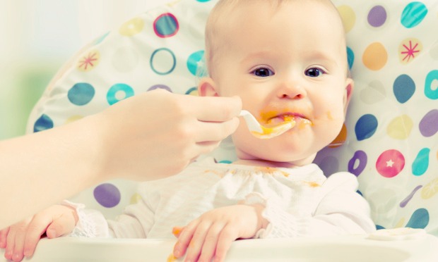 Mães contam como introduziram a dieta sólida no bebê