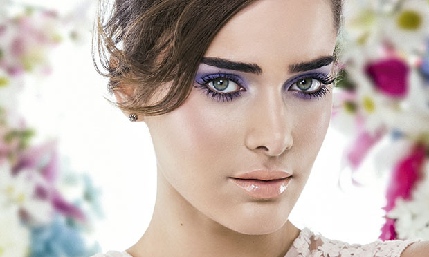 Azul, lilás e rosa: ouse na maquiagem com sombras coloridas