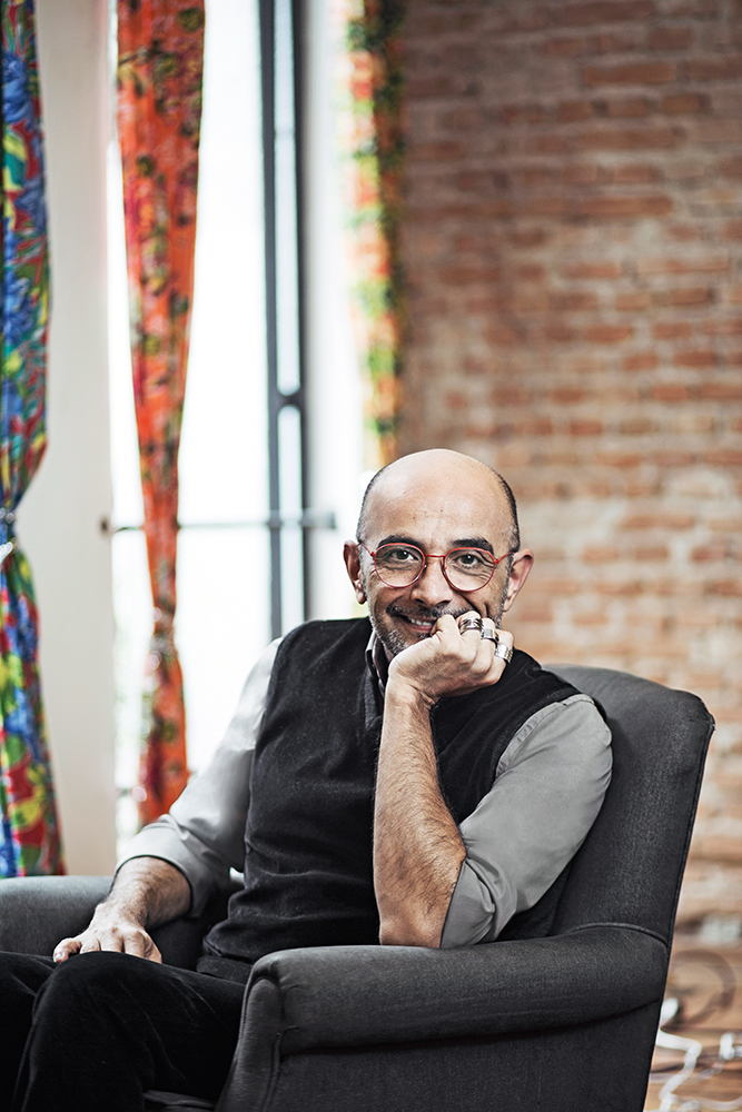 Conheça o projeto “Apolônias do Bem”, que recupera os dentes de mulheres vítimas de agressão