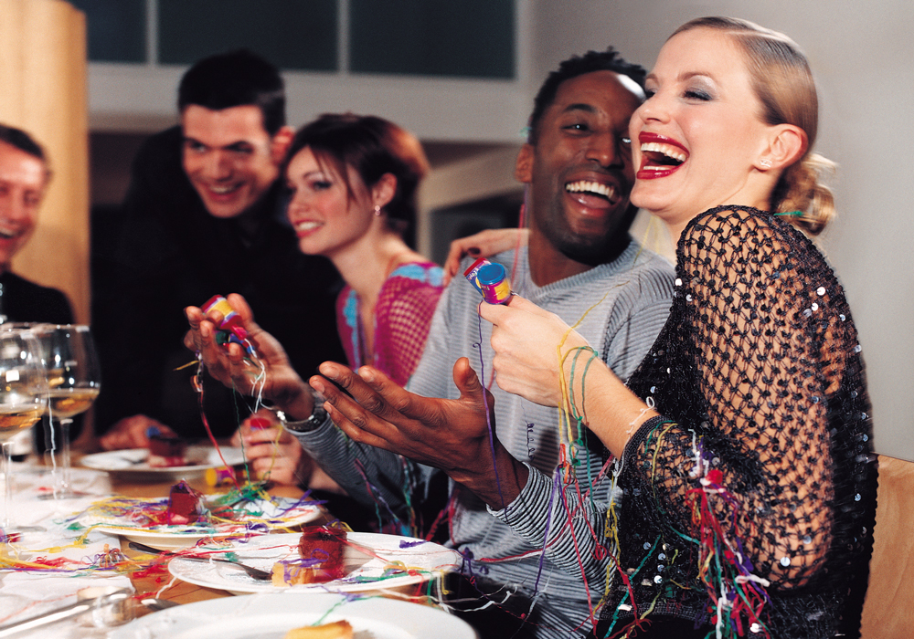 Como faço para encerrar um jantar entre amigos? Adoro recebê-los em casa, mas durmo cedo