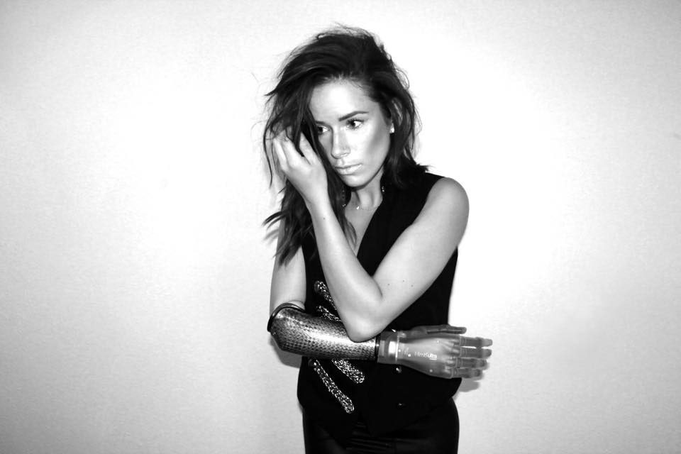 Conheça duas modelos que estão desafiando os padrões da moda