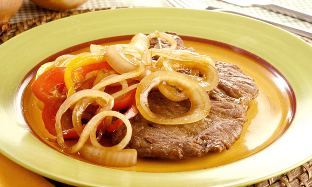 Bife acebolado caprichado Bife acebolado caprichado
