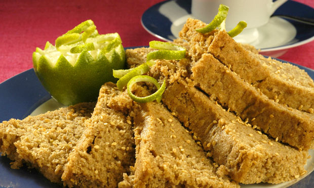 Bolo light de limão com gergelim Bolo light de limão com gergelim