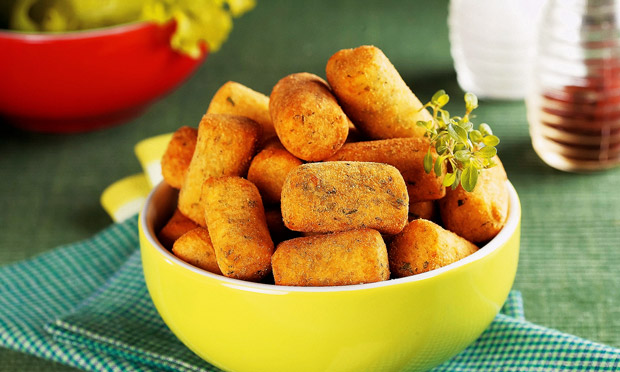 Croquete de mandioca