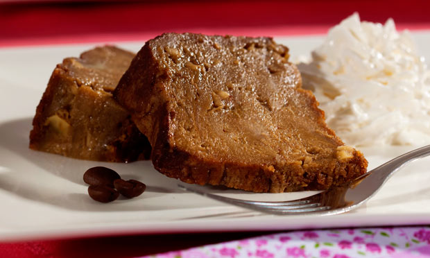 Pudim de pão com café