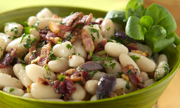 Salada de feijão branco e bacon Salada de feijão branco e bacon