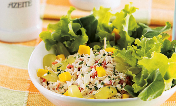 Salada de frango tropical Salada de frango tropical