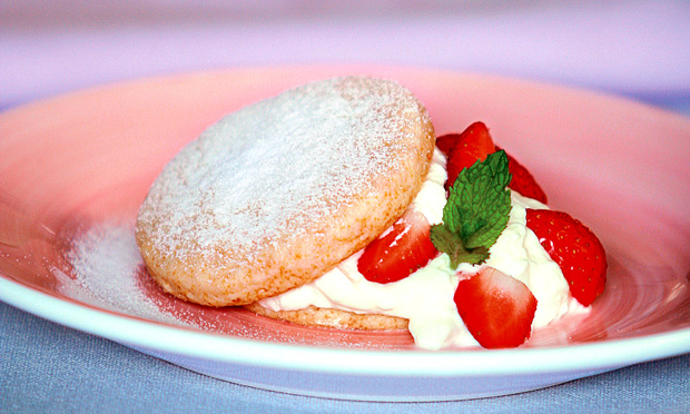 Shortcake de morango e chantili