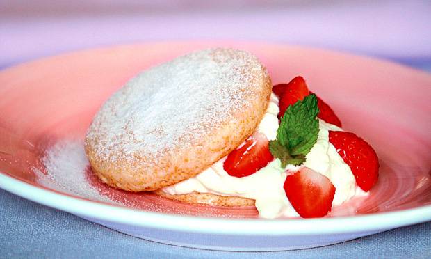 Shortcake de morango e chantili