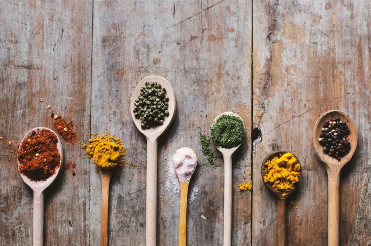 10 temperos que substituem o sal