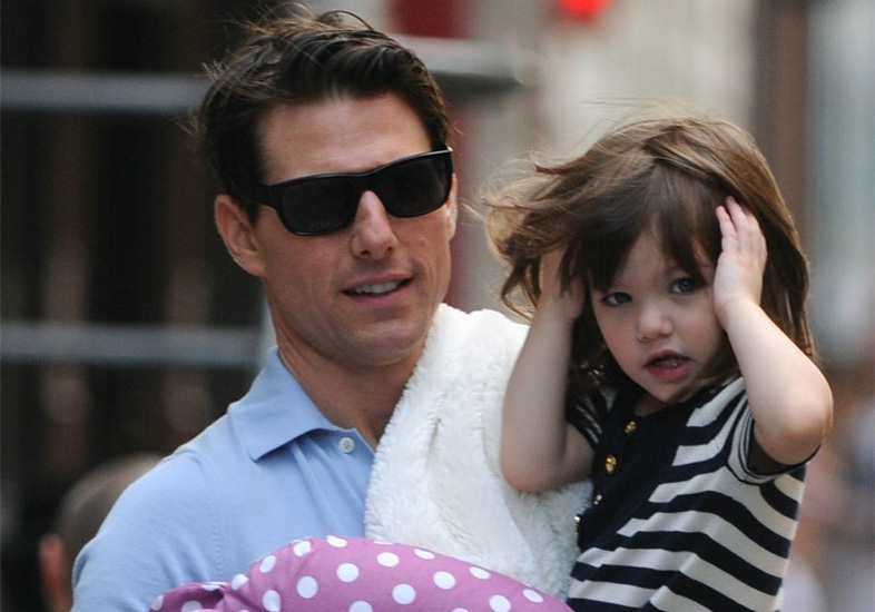 Tom Cruise não visita a filha, Suri, há mais de 800 dias