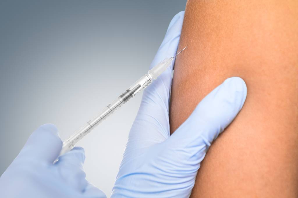 Vacinação em dia: um guia para você guardar pra vida toda