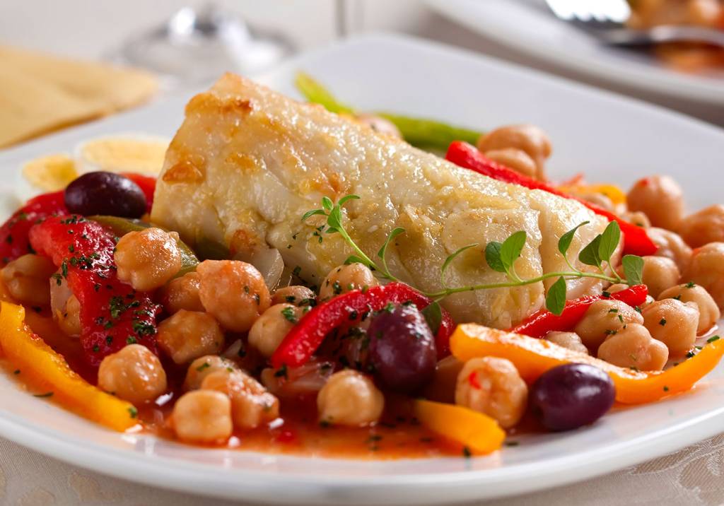 Bacalhau com gr&atilde;o-de-bico