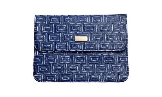 Bolsas, sapatos e sandálias que enriquecem a produção do dia a dia Bolsas, sapatos e sandálias que enriquecem a produção do dia a dia