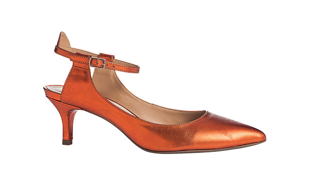 Bolsas, sapatos e sandálias que enriquecem a produção do dia a dia Bolsas, sapatos e sandálias que enriquecem a produção do dia a dia