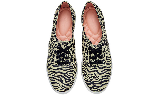 Bolsas, sapatos e sandálias que enriquecem a produção do dia a dia Bolsas, sapatos e sandálias que enriquecem a produção do dia a dia