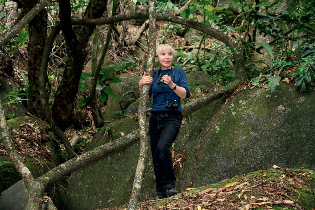 Conheça a suíça que salvou uma espécie de pássaro em extinção