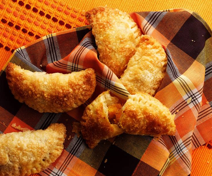 Pastelzinho doce de damasco e requeij&atilde;o: experimente esse recheio delicioso