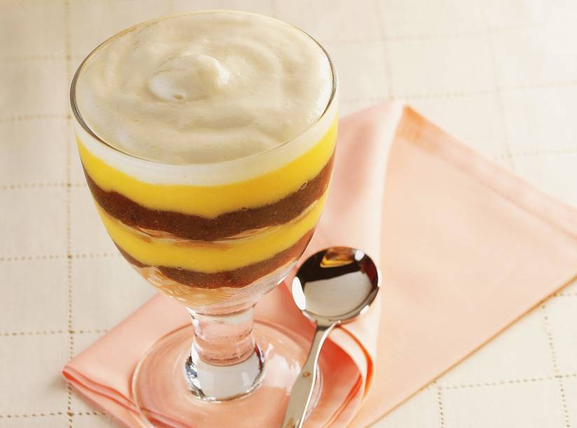 Pav&ecirc; com baba-de-mo&ccedil;a: uma ta&ccedil;a bonita e deliciosa