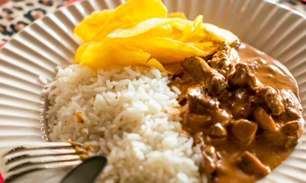 receita-de-estrogonofe-de-file-com-chips-de-mandioquinha