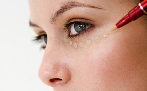 Testamos: novo roll on clareador de olheiras