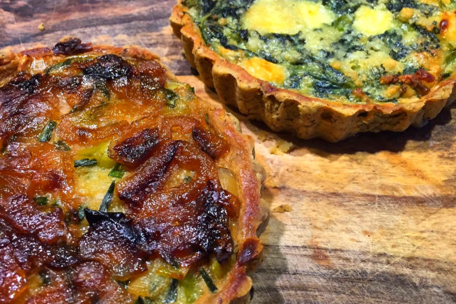 torta-de-alho-poro-espinafre-e-cebola-caramelizada