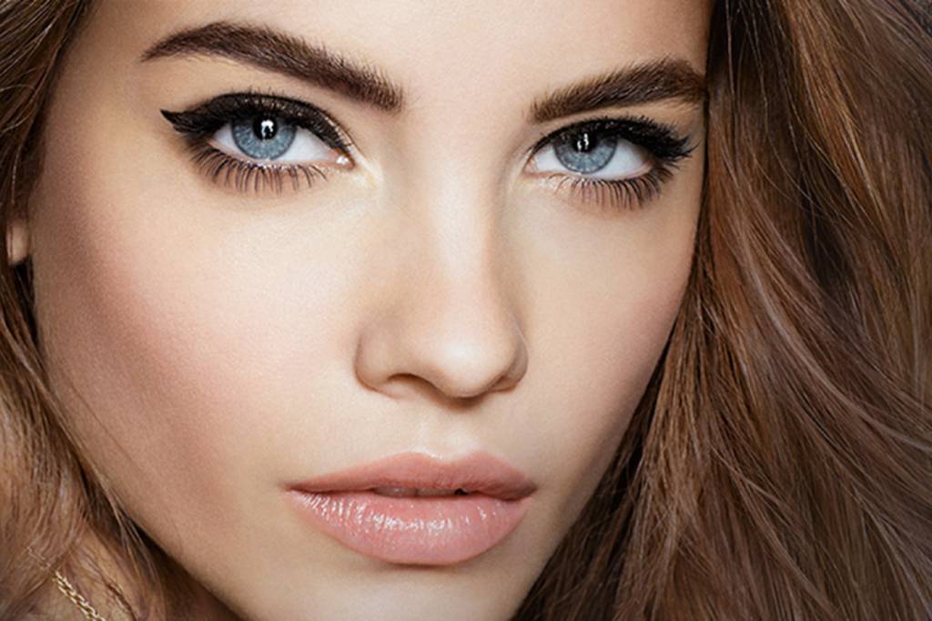 4 truques de maquiadores para um rosto natural e iluminado