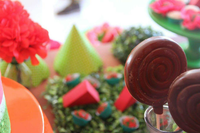 Caf&eacute; da manh&atilde; de anivers&aacute;rio