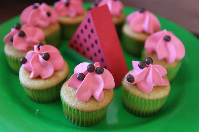 Caf&eacute; da manh&atilde; de anivers&aacute;rio