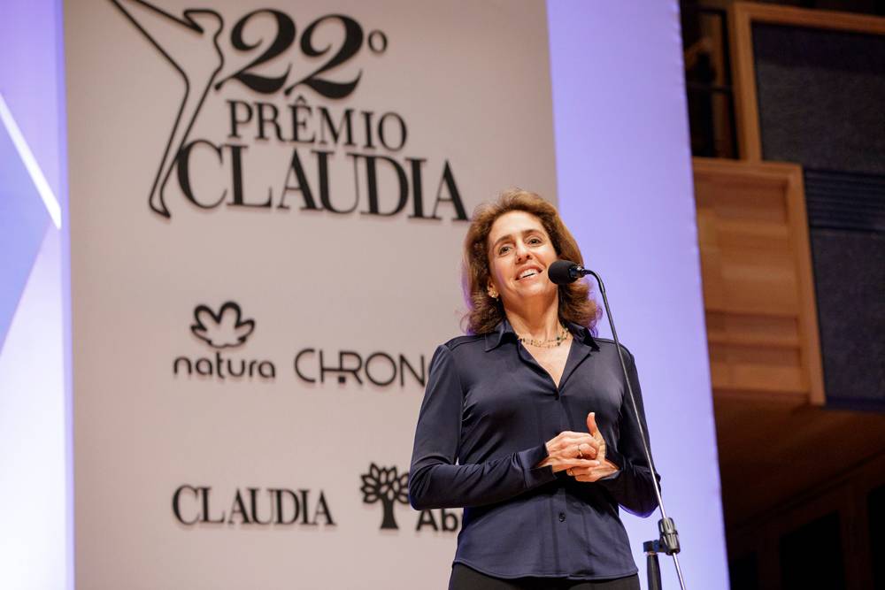 A geneticista Lygia da Veiga Pereira anunciou a vencedora da categoria Ci&ecirc;ncias