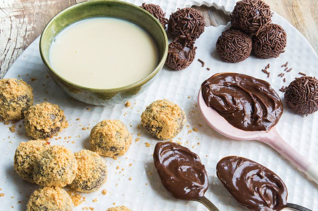 Como fazer leite condensado caseiro e duas receitas de brigadeiro