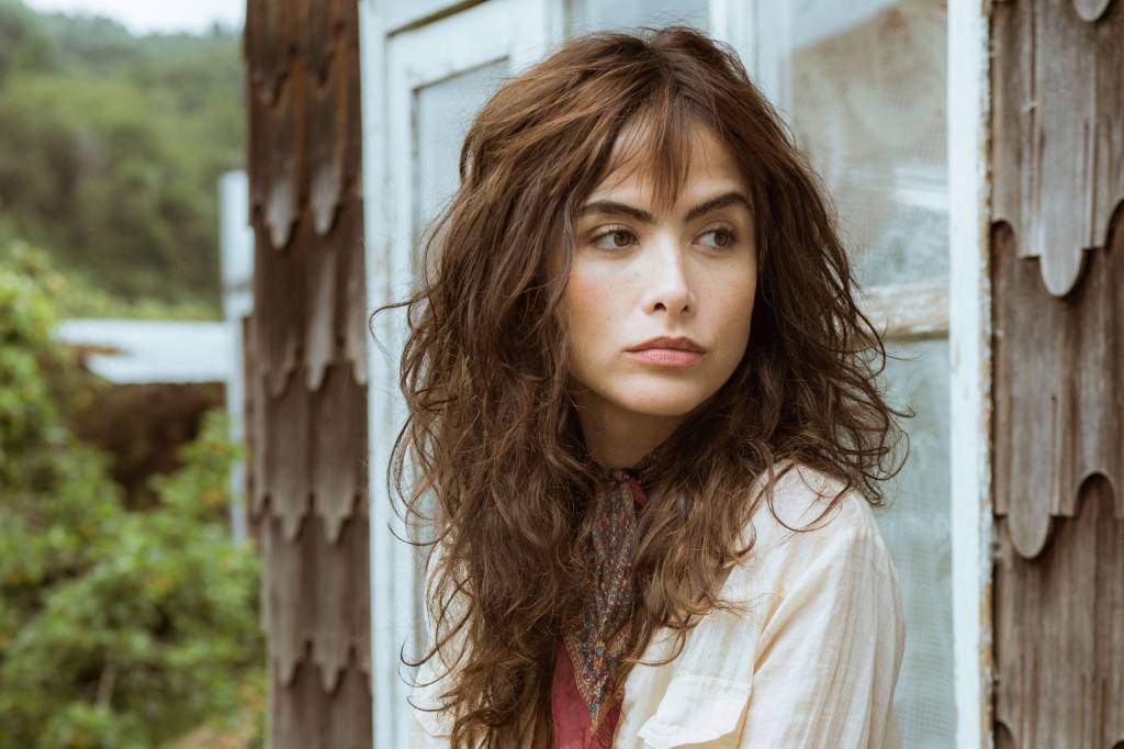 Maria Casadevall ficou ainda mais moderna com cabelo pixie