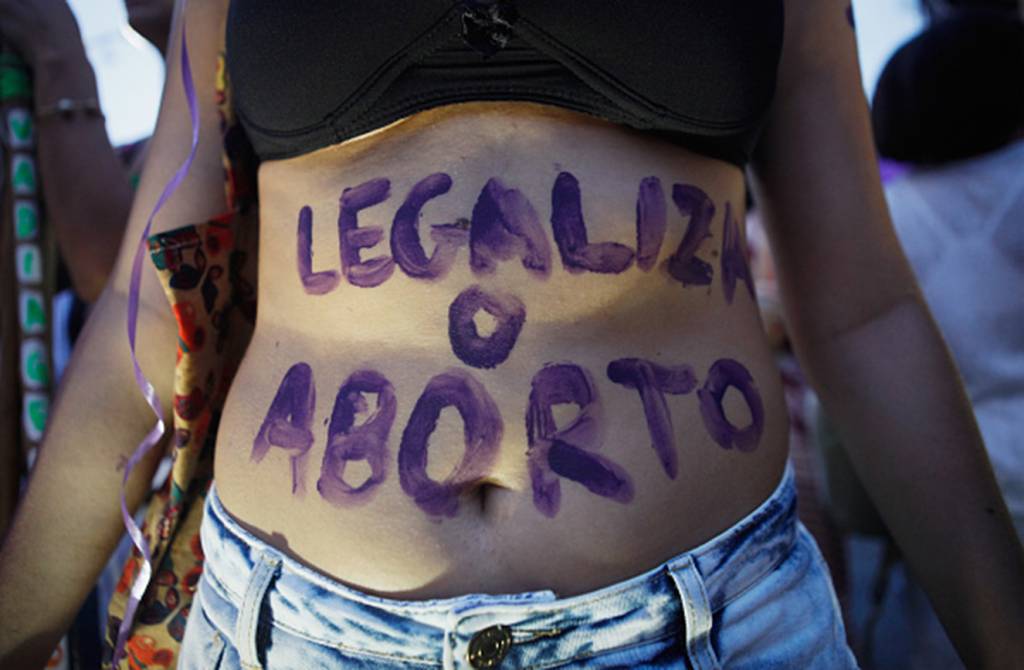 “Sim” vence em plebiscito sobre aborto na Irlanda, aponta pesquisa