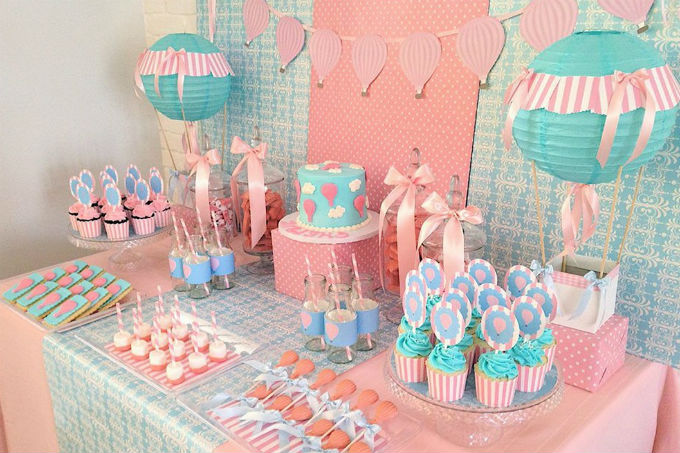 Festa com tema bal&otilde;es